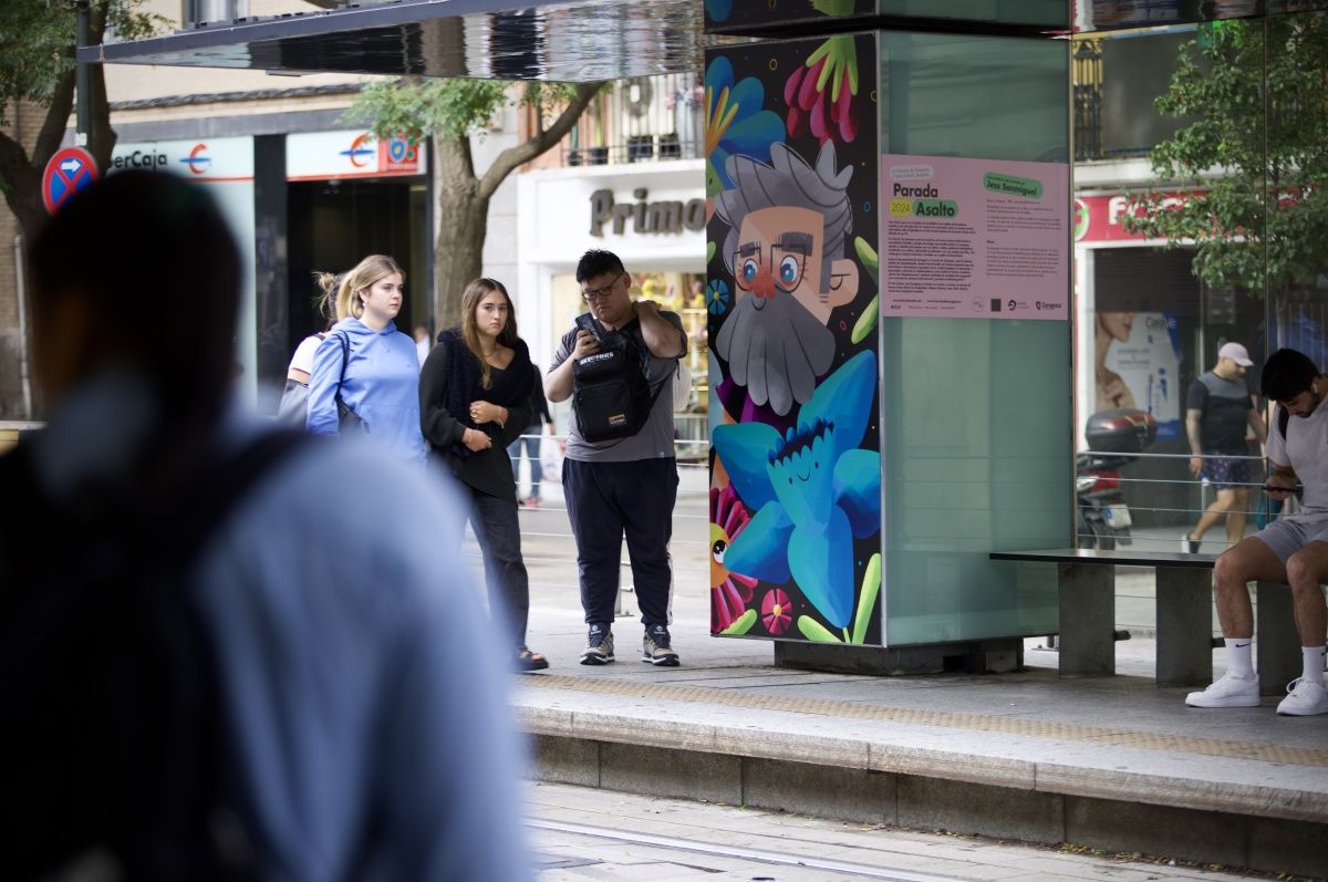 El 'Asalto' a las paradas del tranvía de Zaragoza