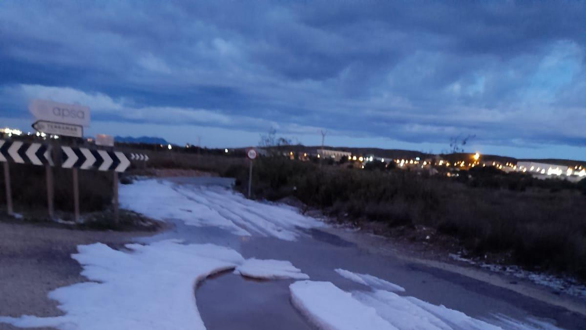 Las imágenes de la granizada que ha caído esta mañana en Alicante