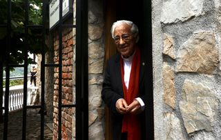 El Padre Ángel, profeta en su tierra, Mieres, en la celebración del centenario de la iglesia de La Rebollada: "Más que un pueblo, somos una familia"