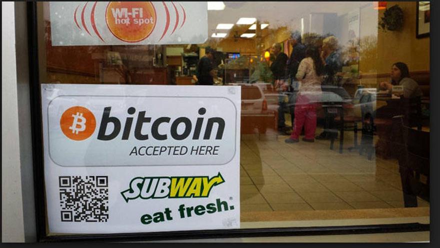 Los bitcoins ya se admiten en muchos negocios.