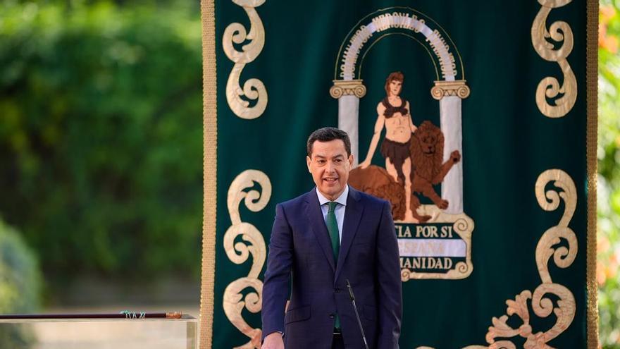 Juanma Moreno toma posesión de su acta como presidente de la Junta de Andalucía