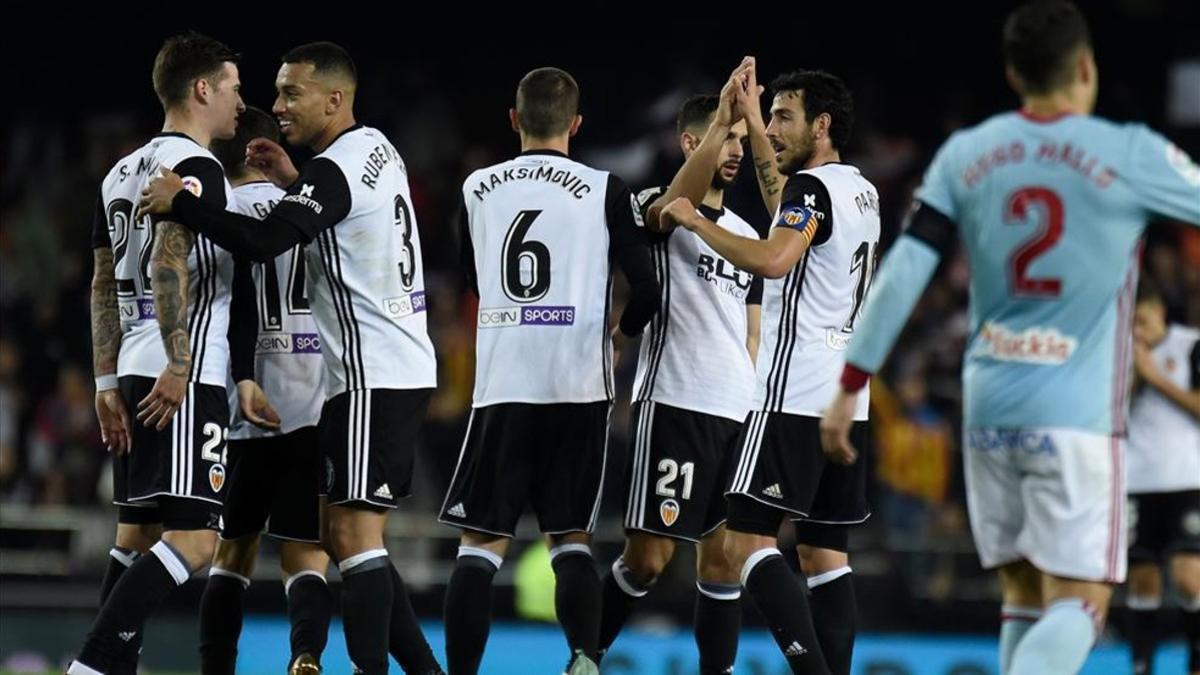 El Valencia celebra un gol en el partido disputado en mestalla en la primera vuelta