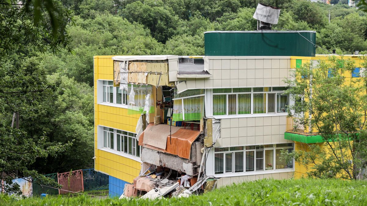 Edificio derruido por el terremoto que ha sacudido Kamchatka.