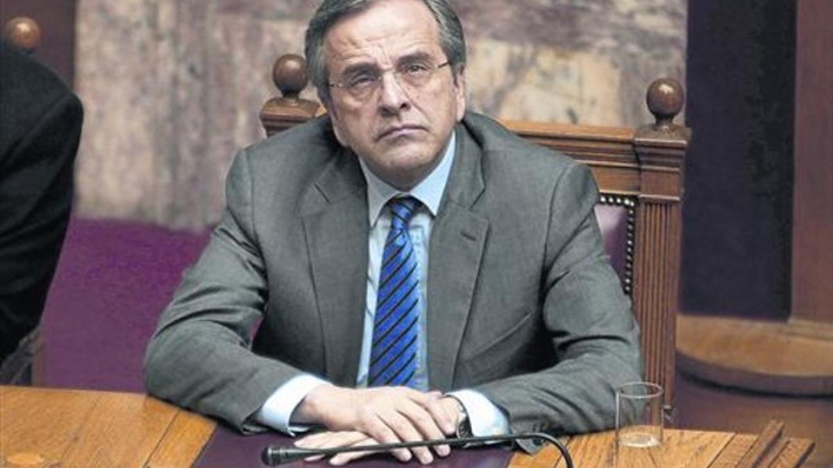 El conservador Antonis Samarás, primer ministro griego, pidiendo un voto responsable para hoy.