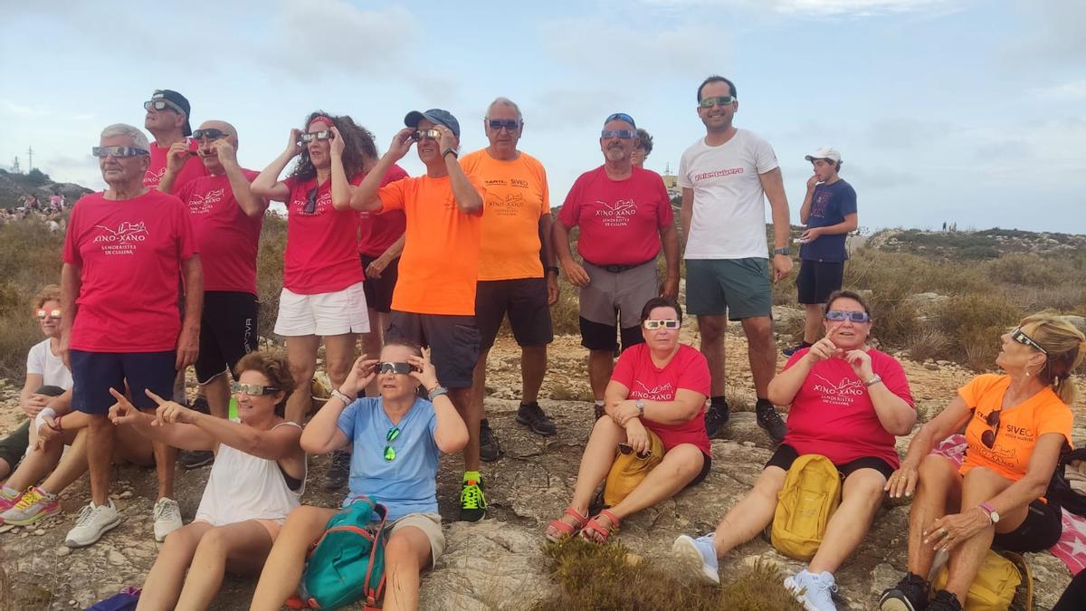 Los senderistas del club Xino-Xano en Cullera.