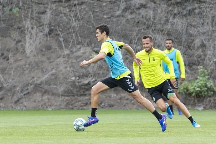 12.11.19. Las Palmas de Gran Canaria.Fútbol segunda división temporada 2019/20. Entrenamiento de la UD Las Palmas en la Ciudad Deportiva Barranco Seco. Foto: Quique Curbelo  | 12/11/2019 | Fotógrafo: Quique Curbelo