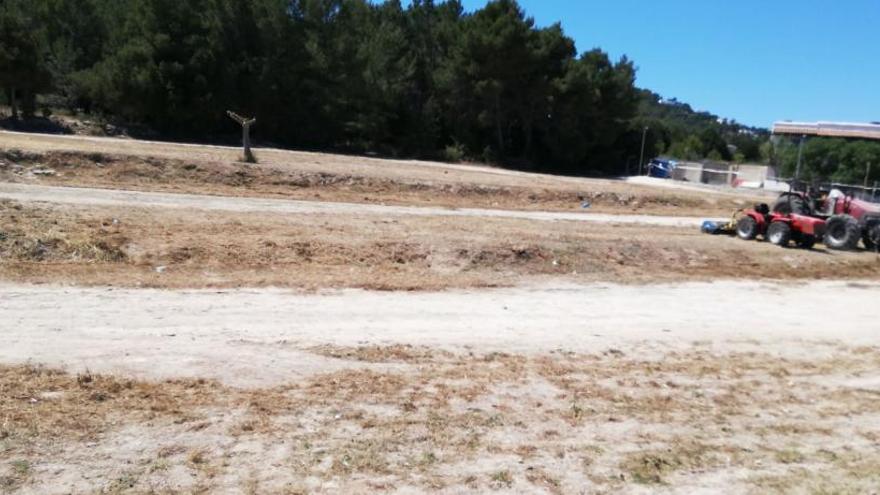 Las máquinas preparan el terreno.