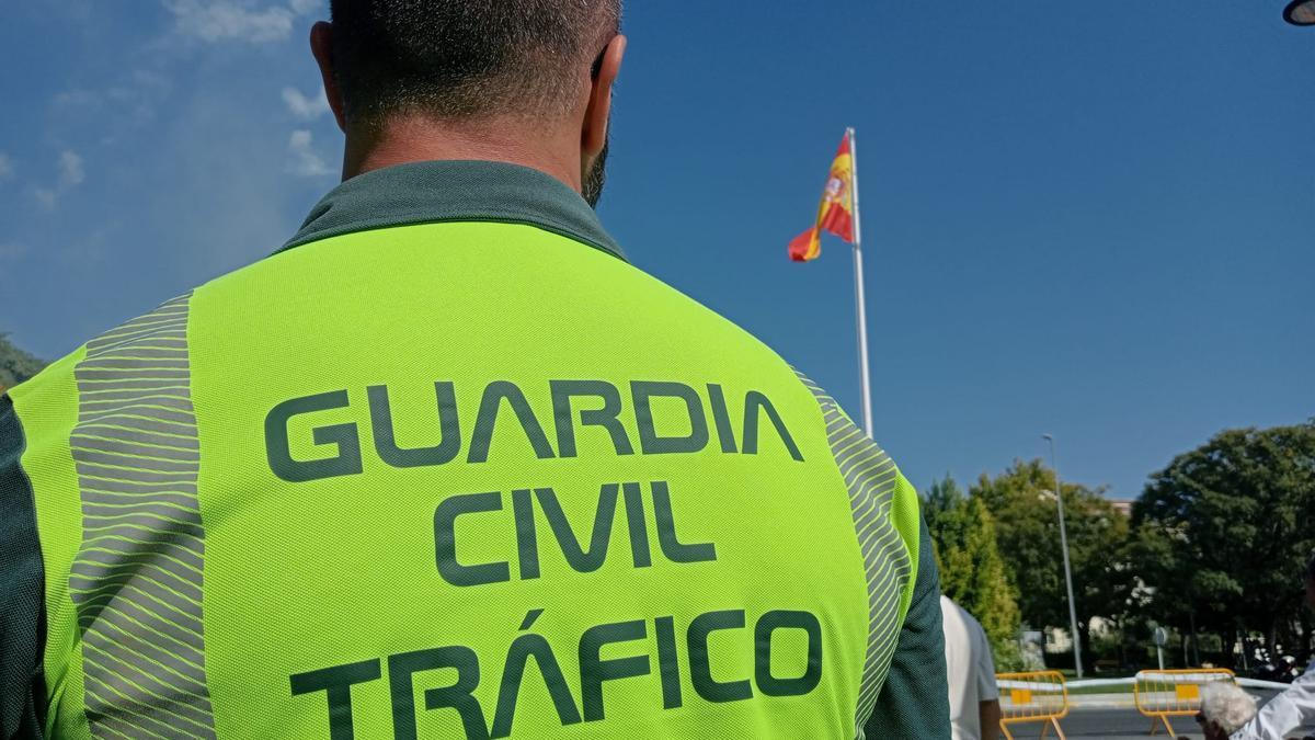 Un agente de la Guardia Civil de Tráfico.