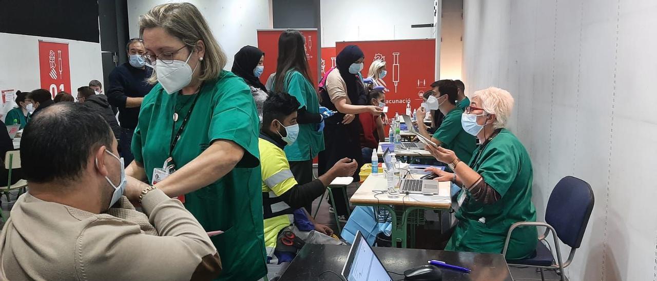 Imagen del punto de vacunación situado en el centro comercial Salera