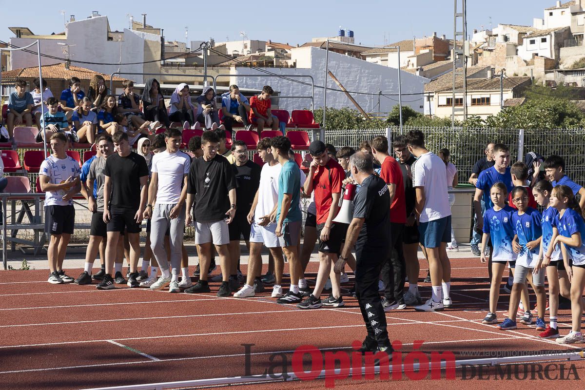 Abel Antón visitaba la Escuela Municipal de Atletismo de Caravaca
