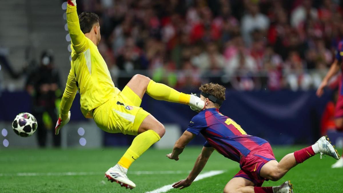 Atlético de Madrid-FC Barcelona: La patada de Musso a Fermín