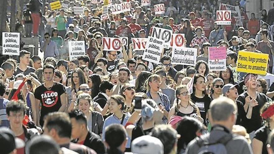 La educación pública exige un pacto social que derogue la LOMCE