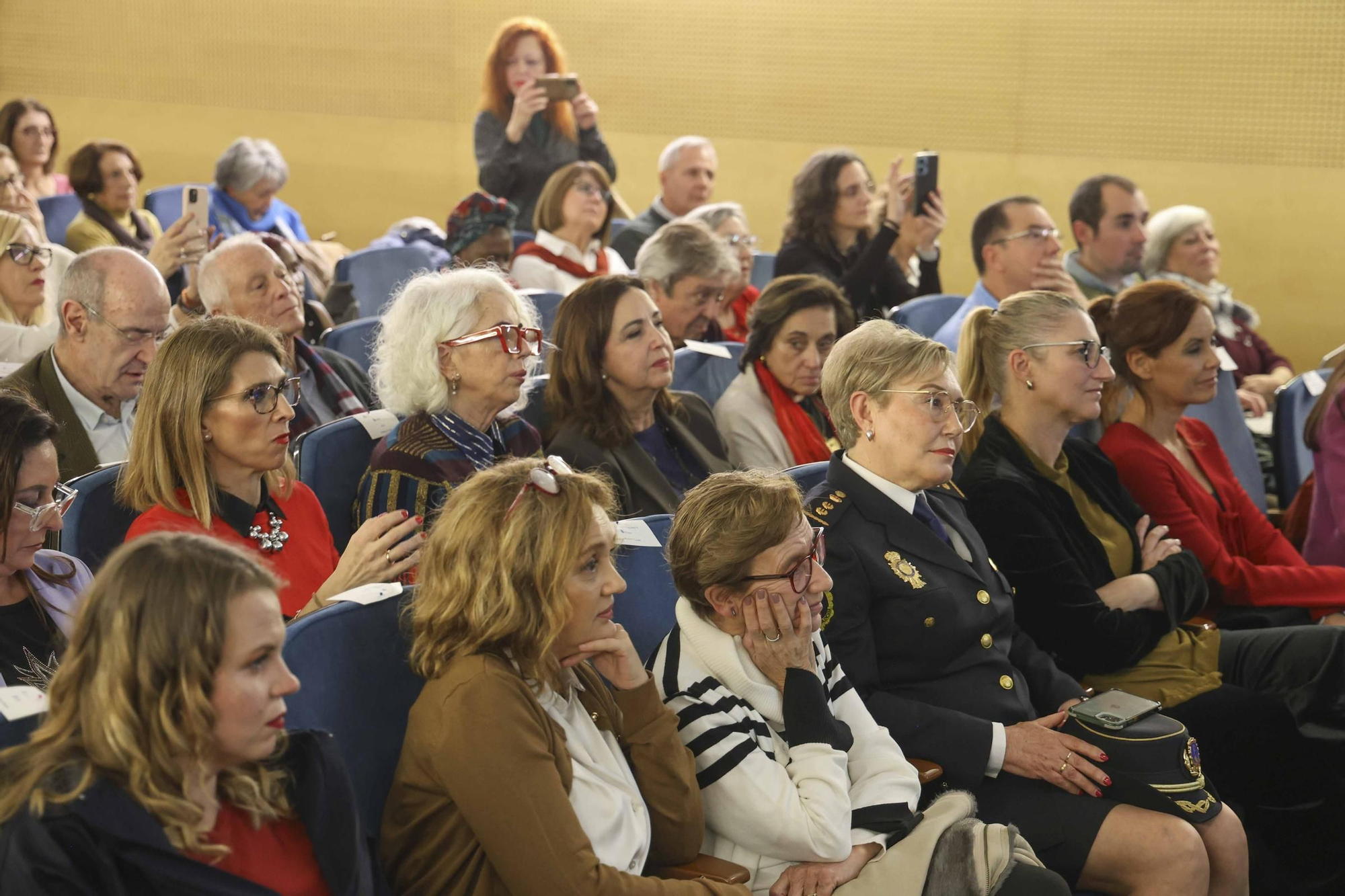 "Mujeres que abren caminos"