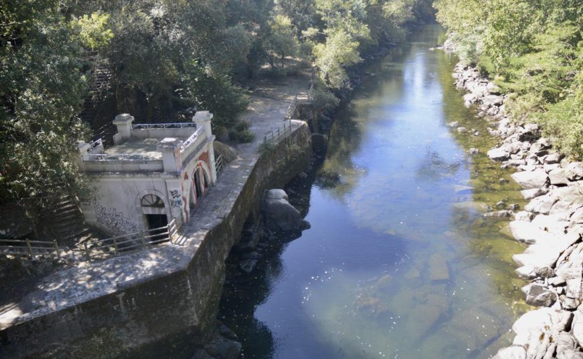 Estado actual de lo que queda del antiguo Balneario del Lérez. | JOAQUÍN PINTOS / MUSEO DE PONTEVEDRA
