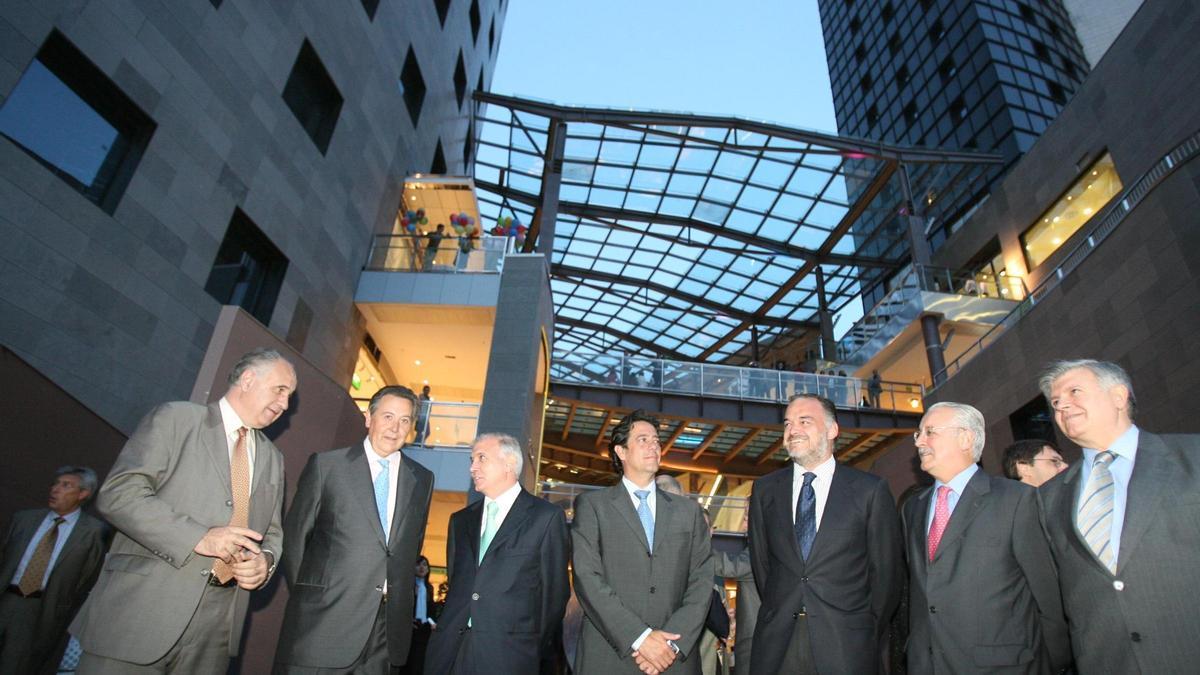 Rafael Blasco (izquierda)  junto al promotor Miguel Montoro, en una imagen captada el 10 de mayo de 2006.