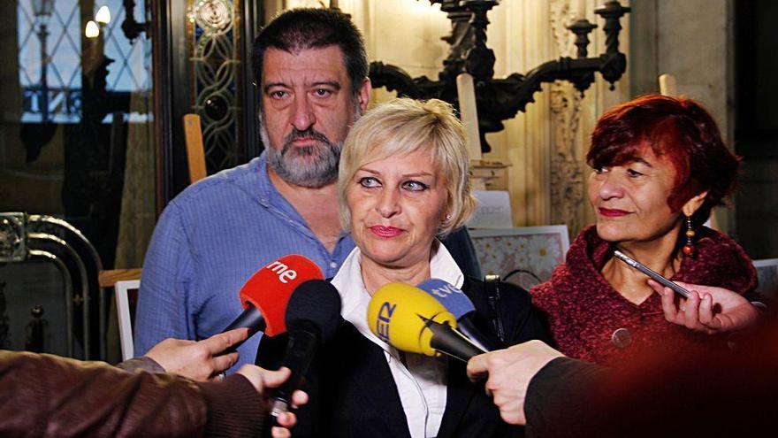 Jurado, Martínez y Parrón, ayer en el edificio del Consell.