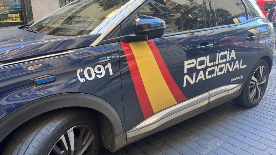 Detenidos en Santiago por llevar un kilo de cocaína en un coche con doble fondo