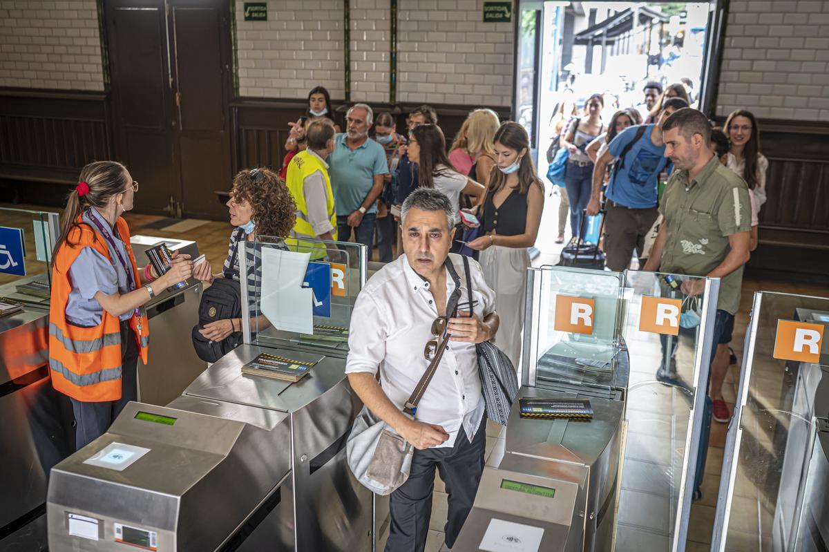 Cortes en Cercanías, los trenes de la R-2 Nord y el R11, se detienen en Montcada para llegar a Barcelona