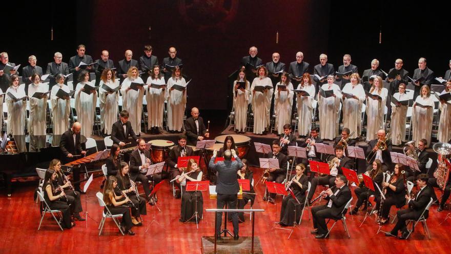 La Unión Musical de Meaño participa en la Gala Lírica del nuevo Auditorio de O Grove