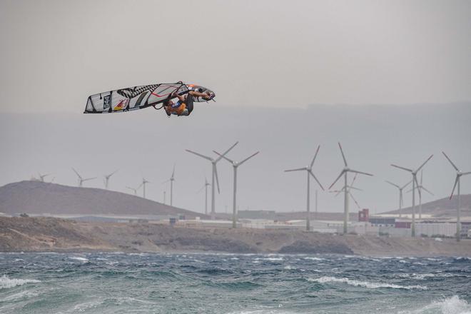Eliminatoria de olas masculina del Mundial de Windsurf