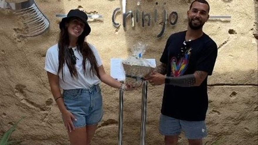 Anabel Pantoja cambia de planes y mantiene su boda en La Graciosa tras la muerte de su abuela Ana