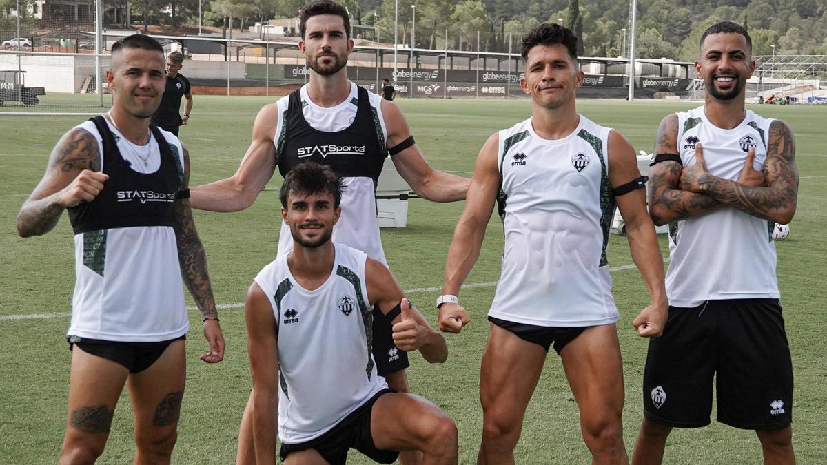 Jugadores del Castellón, en una mezcla entre los que siguen del año pasado y varios de los refuerzos.