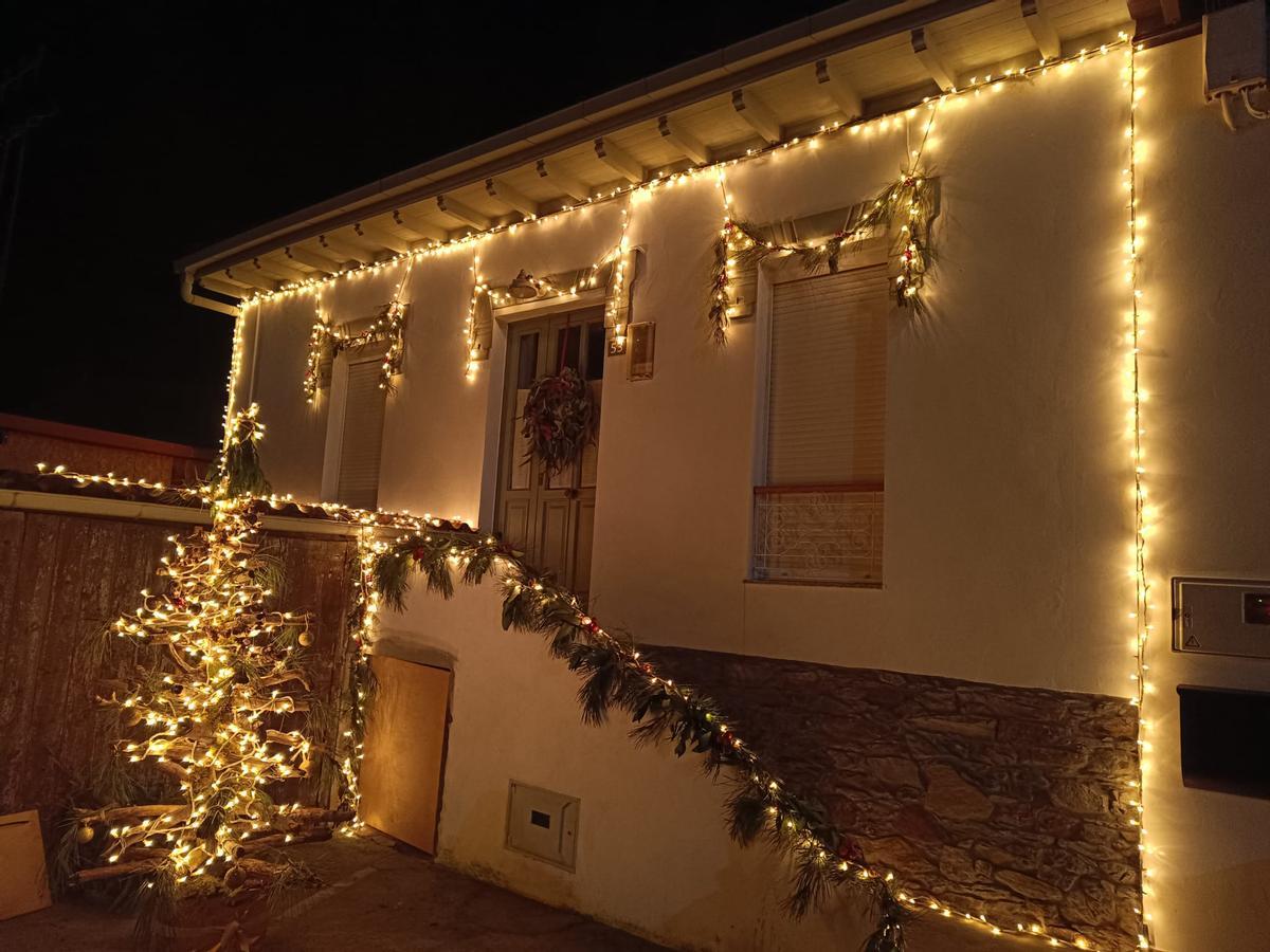 Vivienda en La Arena decorada con palos de la playa.