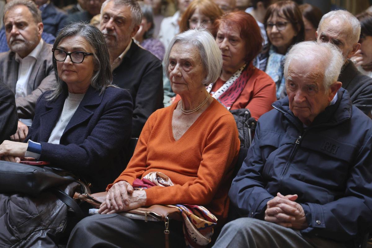 Así ha sido la presentación de las memorias póstumas de Ricard Pérez Casado en la Llibreria Fan Set de València Así ha sido la presentación de las memorias póstumas de Ricard Pérez Casado en la Llibreria Fan Set de València