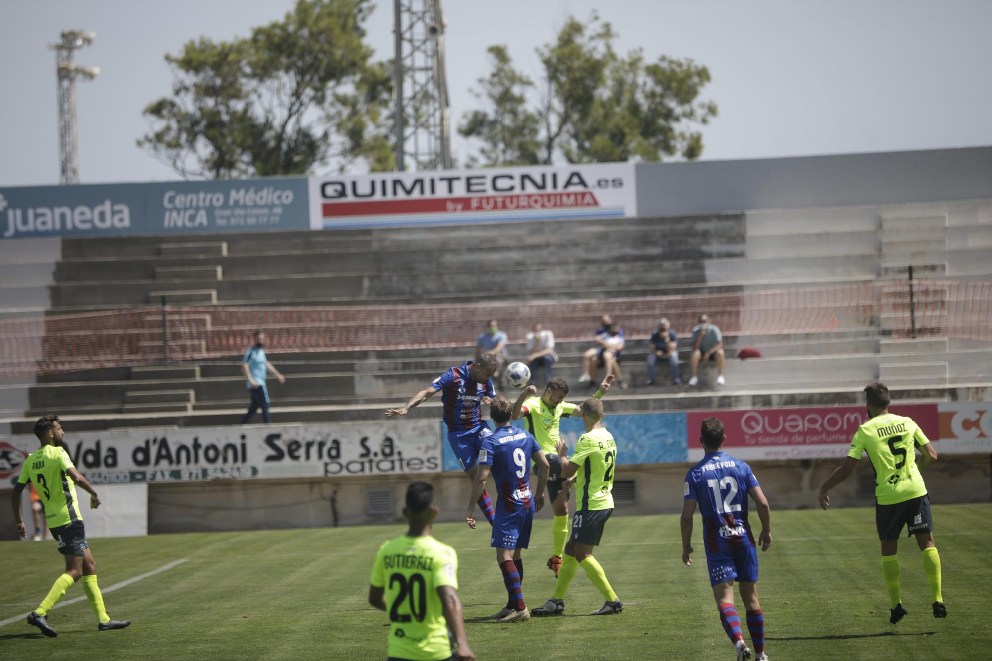 El Poblense empata y se aferra a un milagro