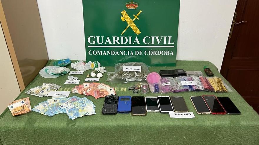 Material intervenido por la Guardia Civil en la operación de Fernán Núñez.