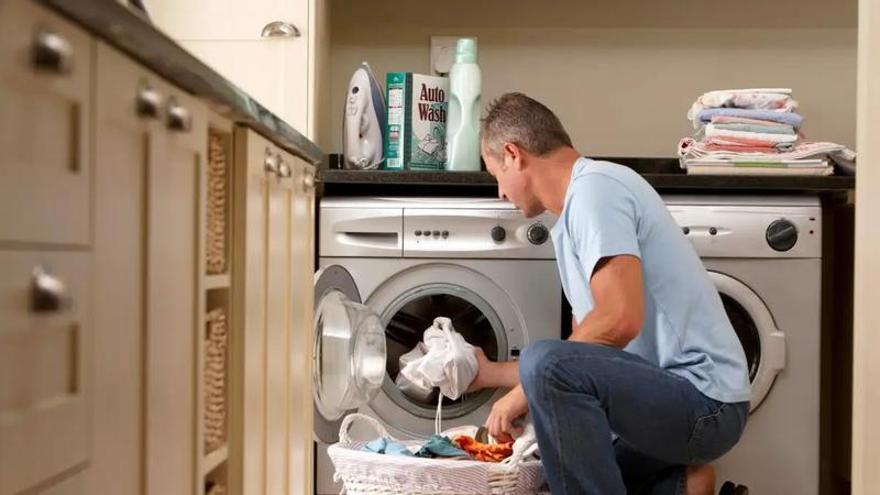 Mantener la lavadora limpia te ayudará a que tu ropa también lo esté
