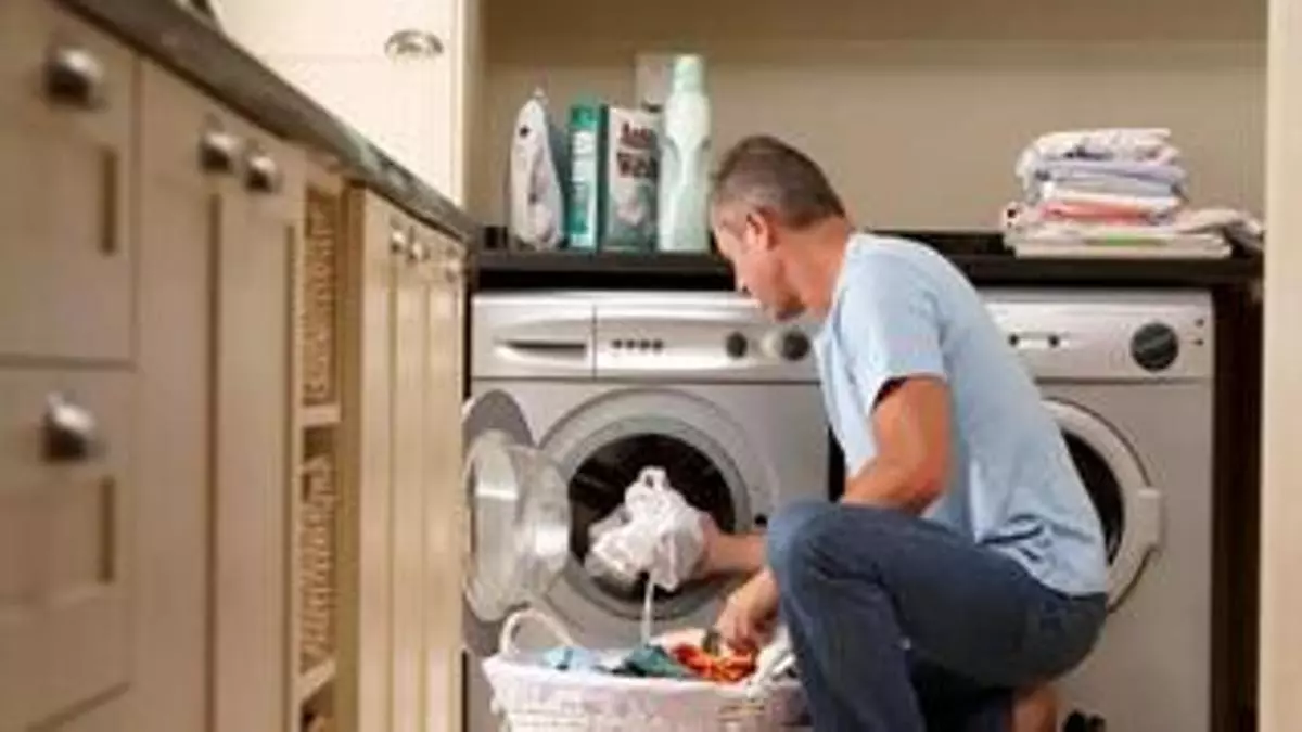 Elimina el moho de la goma de la lavadora con este truco