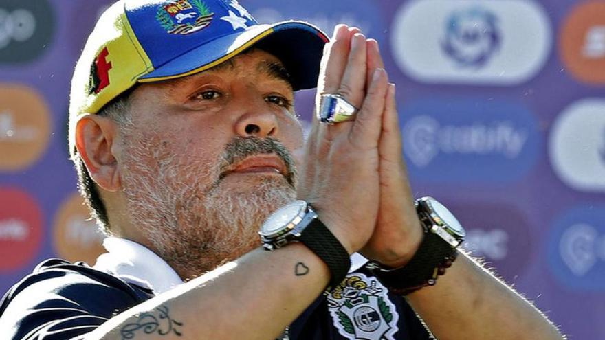 Maradona negoció con la UD Las Palmas su regreso a España como técnico