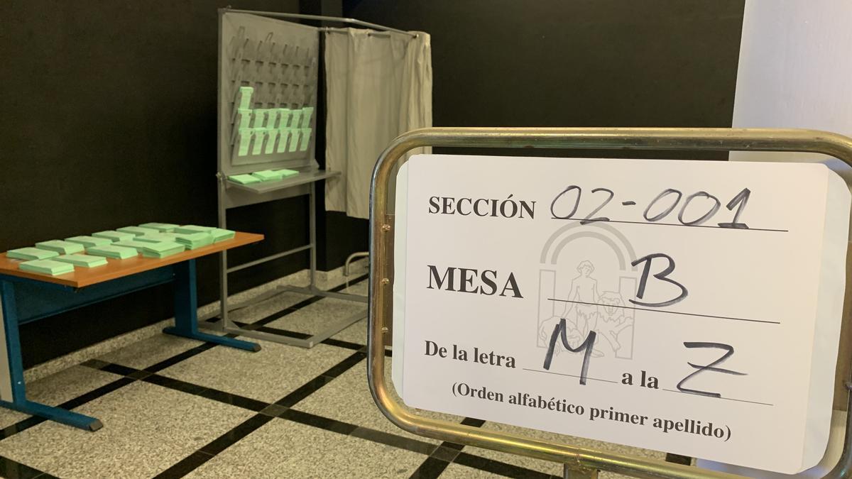 Vista de las mesas electorales de las elecciones andaluzas.