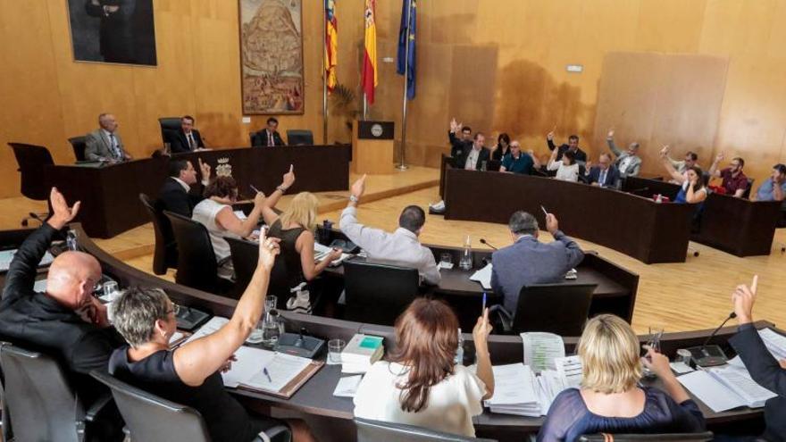 Benidorm deja sobre la mesa los pliegos para adjudicar tres grandes contratas