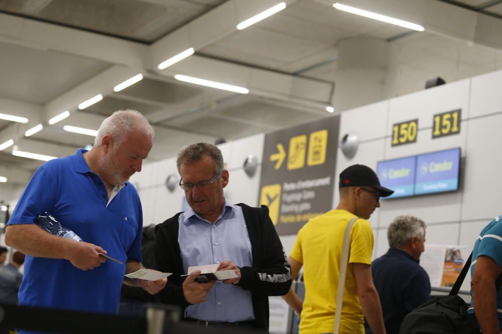 Afectados por la suspensión de pagos de Thomas Cook en el aeropuerto de Palma