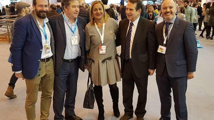 De izq a dcha. Agulló, Lores, Silva, Caballero y Regades, ayer. // FdV