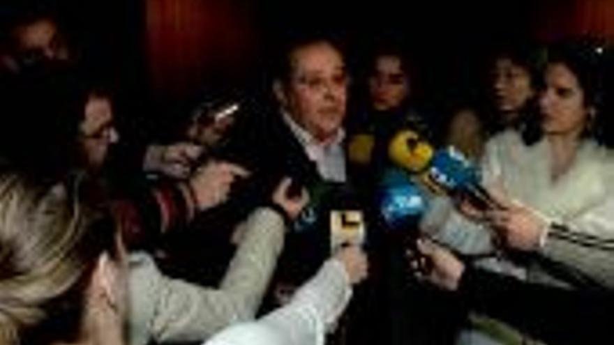 El PSOE dice que el consejo de la TV no habló de los sueldos