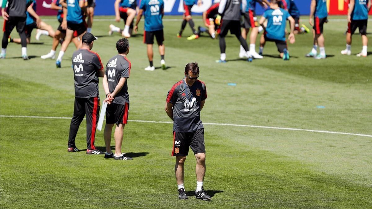 Lopetegui, en un entrenamiento de la selección española en Krasnodar.