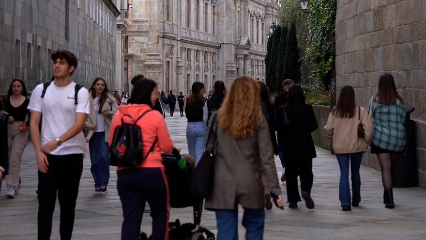 Santiago es la ciudad de Galicia que gana más población y ya roza los cien mil habitantes