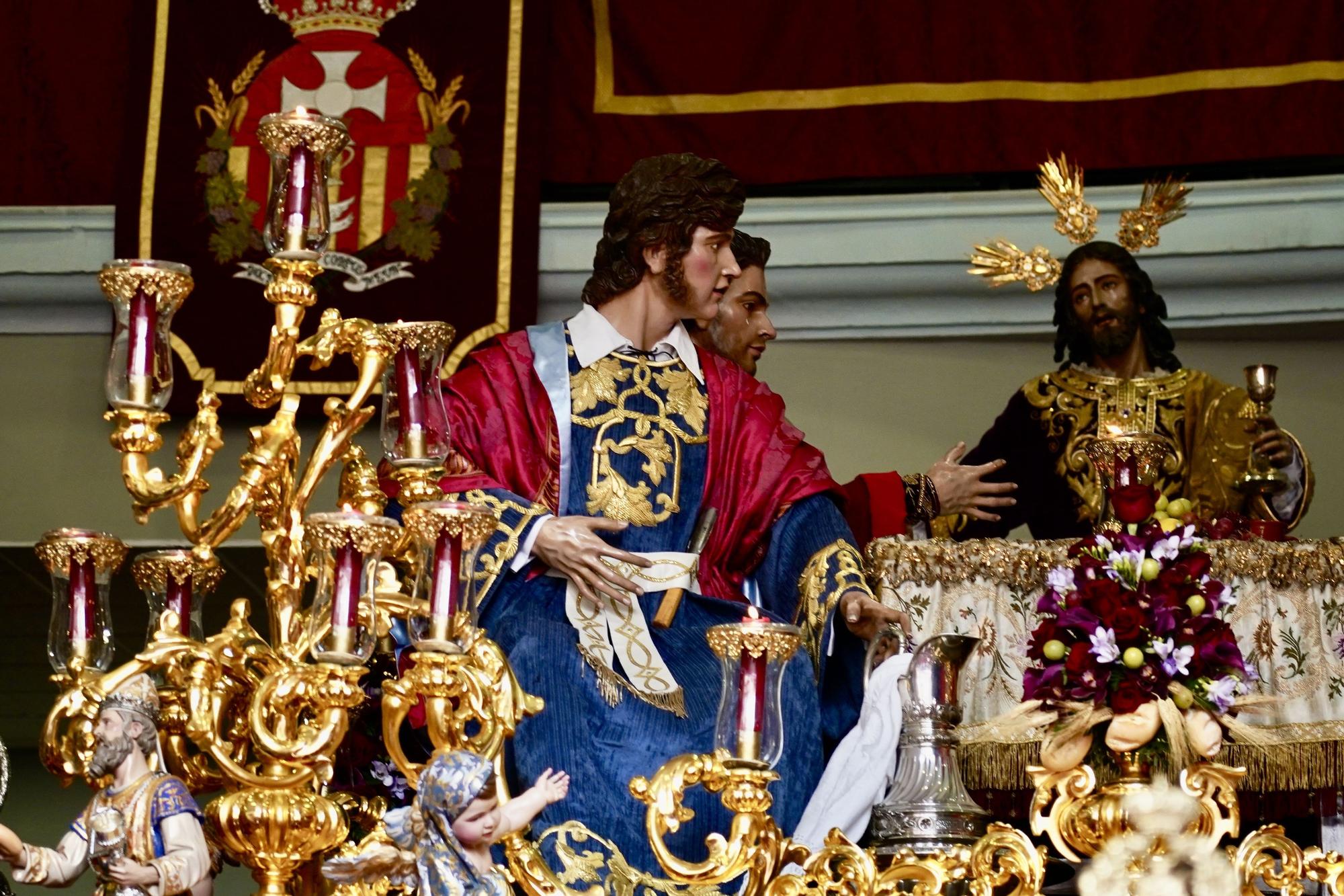 Salida procesional de la cofradía de la Sagrada Cena de Málaga, el Jueves Santo.