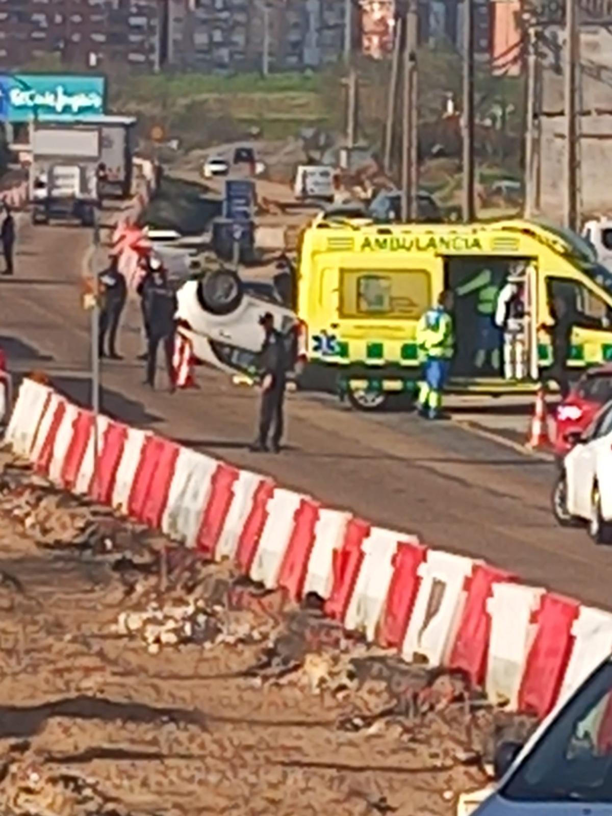 Fotogalería | Accidente en el tramo en obras de la carretera de Sevilla, en Badajoz