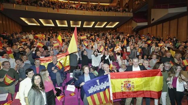 Ortega Smith promete "acabar con la imposición catalanista" en un acto de Vox