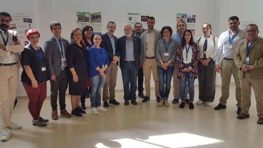 Peña (4ª por la derecha), ayer, junto a representantes municipales, de la Diputación y de Fuerteventura.