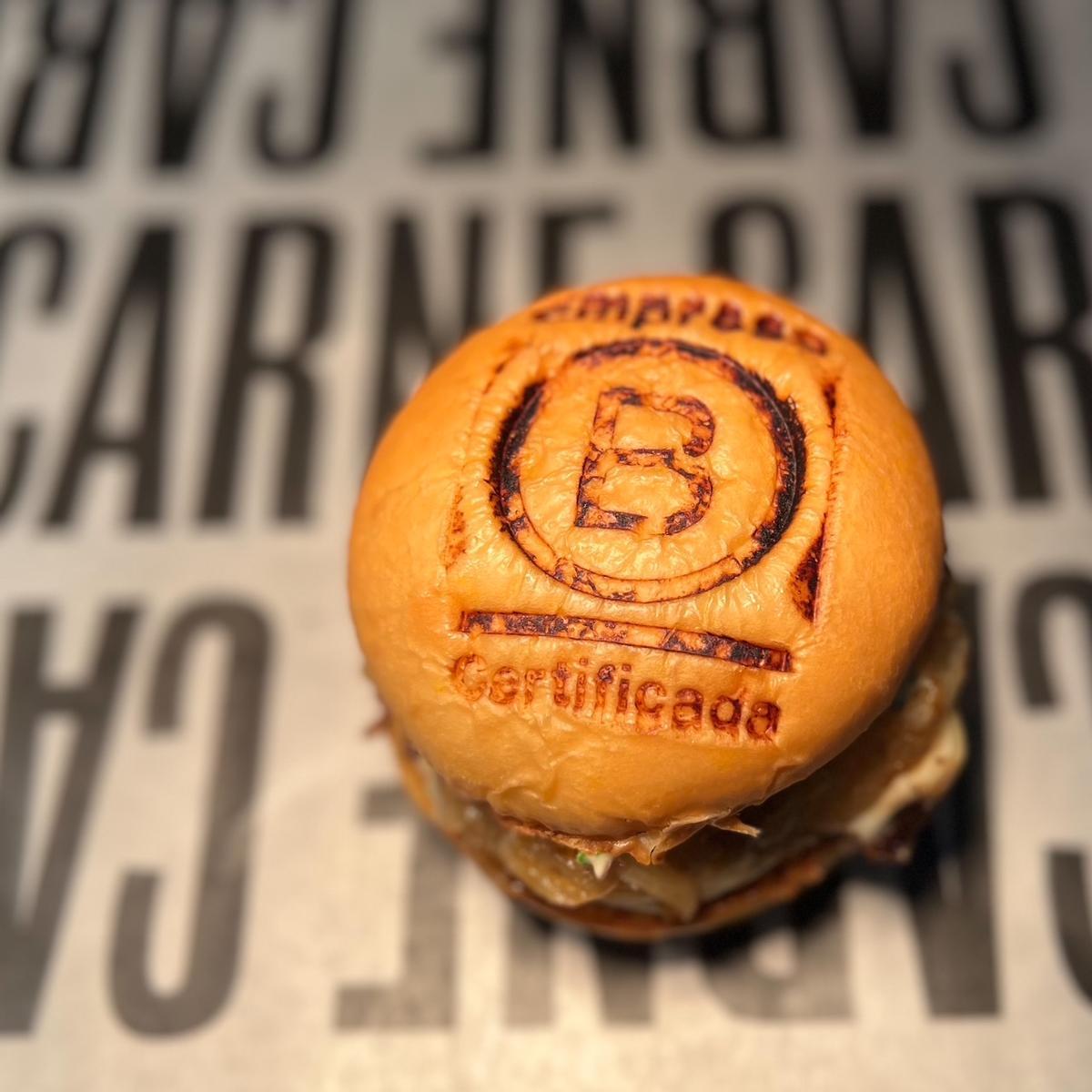 Hamburguesa de una marca certificada por Empresas B