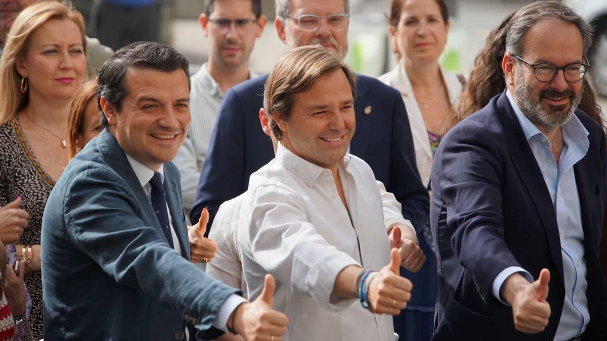 José María Bellido, Antonio Repullo y Adolfo Molina, en el acto de este viernes en Córdoba.