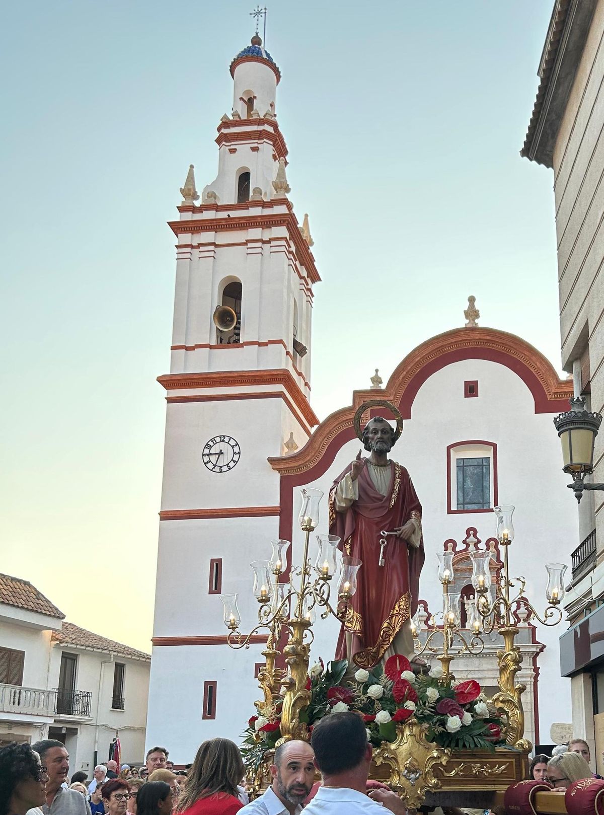 Renovado campanario de Canet.