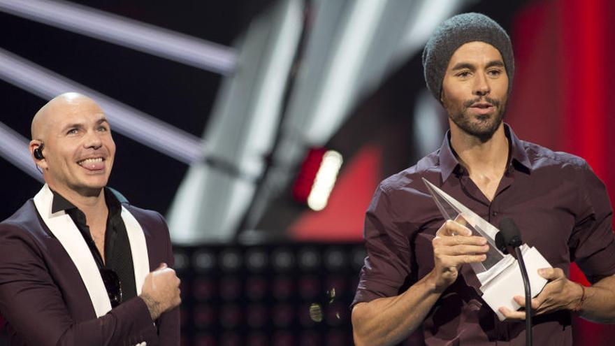 Enrique Iglesias, artista del año en los Latin American Music Awards