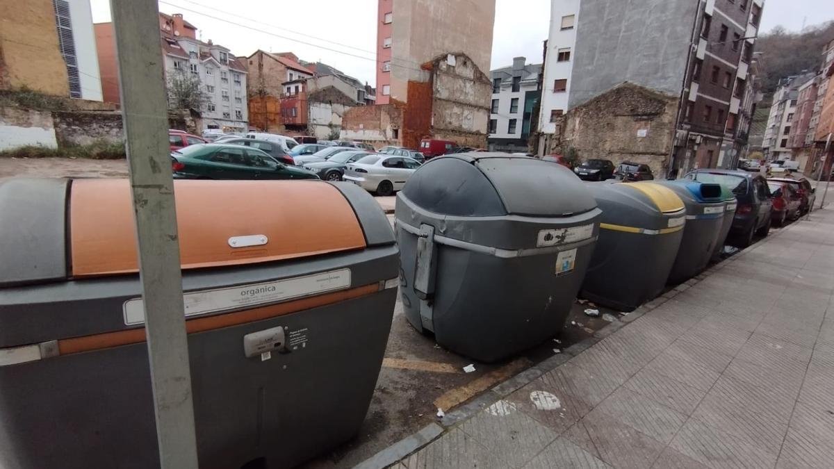 Contenedores de recogida selectiva de residuos en Langreo