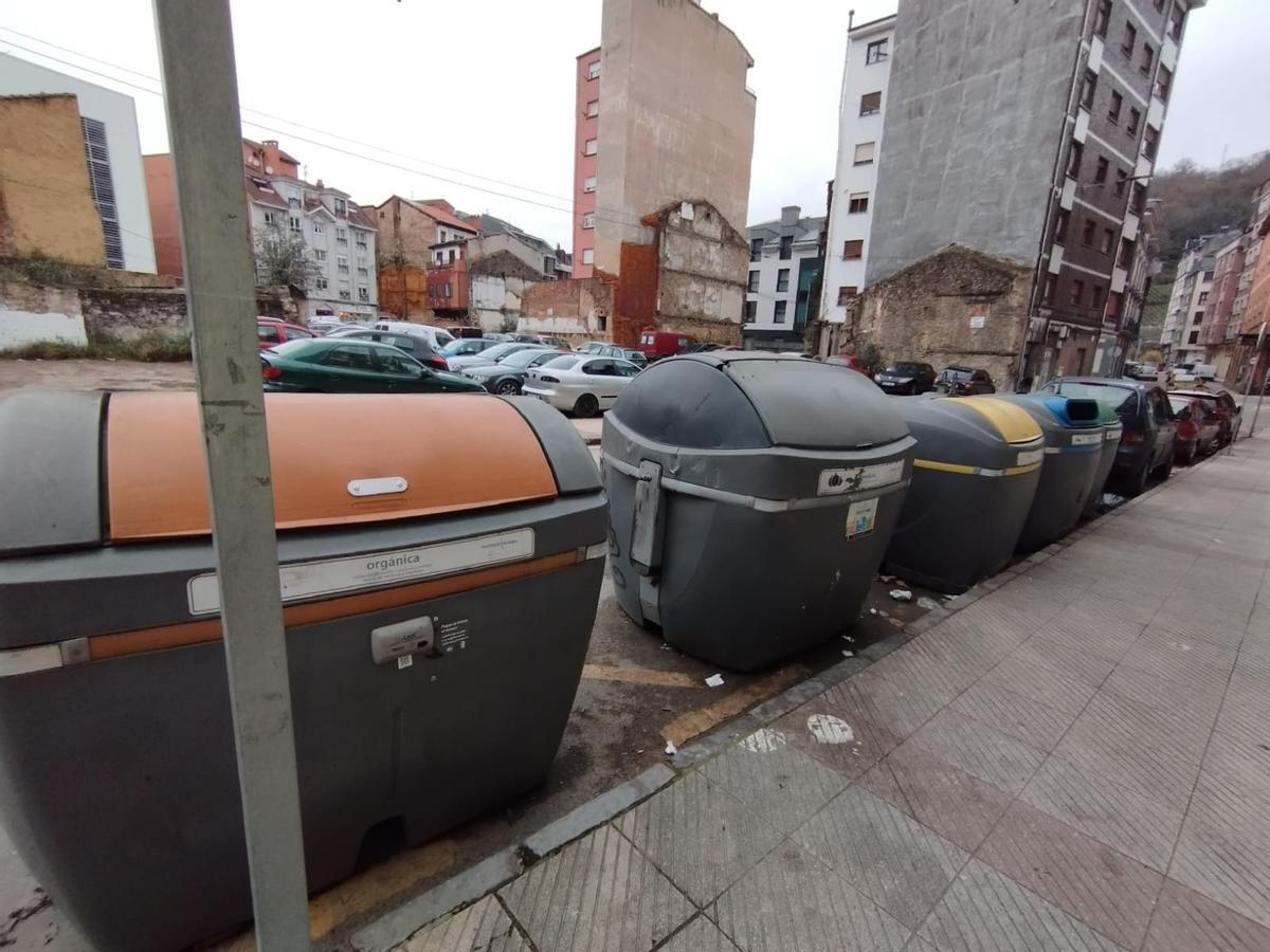 Contenedores de recogida selectiva de residuos en Langreo